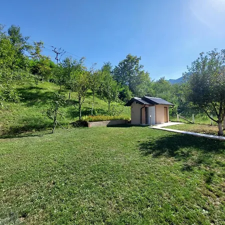 Kuca-villa Pored Rijeke I Jezera Celebici 빌라 코니츠