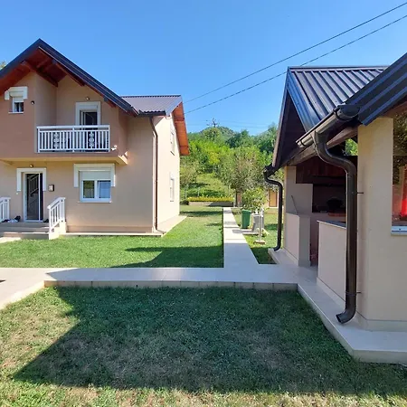 Kuca-villa Pored Rijeke I Jezera Celebici 빌라